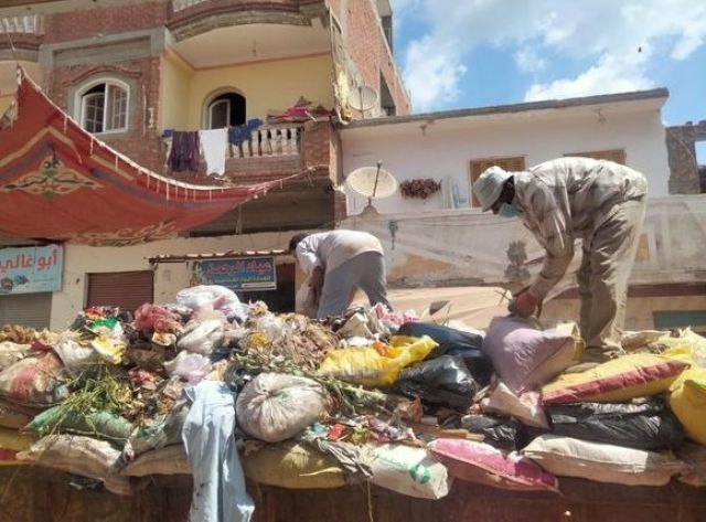 متابعة حملات النظافة اليومية بقرى و مركز دمنهور