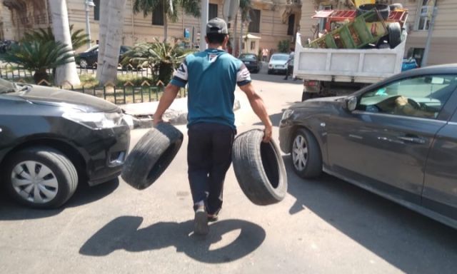 حملتان لإزالة الإشغالات من وسط الإسكندرية