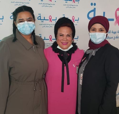 شاهد بالصور .. وفد المرأة الأفريقية يزور مؤسسة بهية دعماً لمحاربات سرطان الثدى