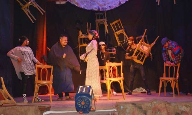 «تحت الترابيزة»  من الإسماعيليلة  في مهرجان  سمنود المسرحي