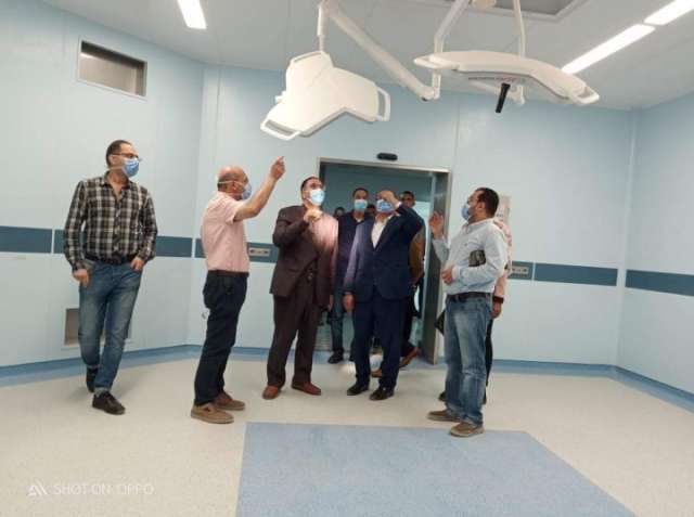 «السقا» يتفقد قسم العمليات الكبرى بالمستشفى الجامعى إستعدادا لإفتتاحه قريباً