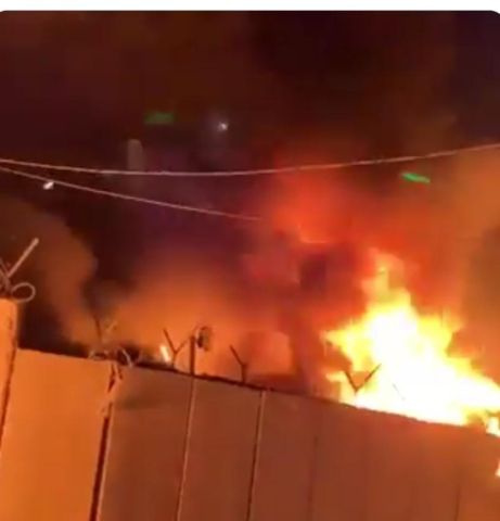 القنصلية الإيرانية بالنجف تلتهمها النيران اليوم